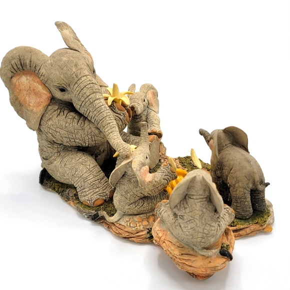 Country Artists Tuskers 2008 " Elephant Family On The Creche" Retired Figurine - Picture 3 of 8